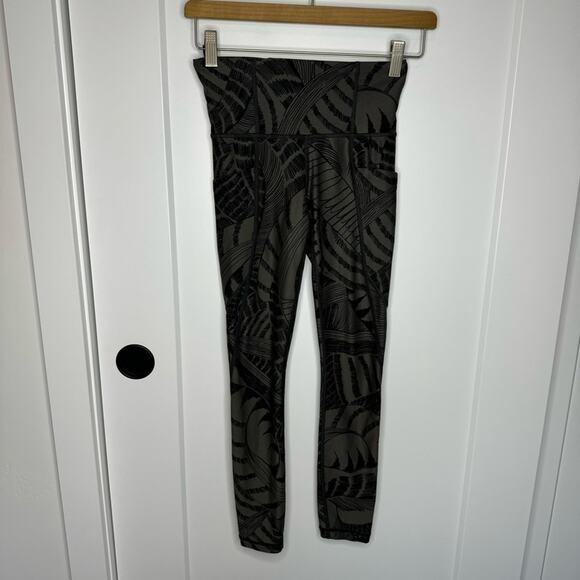 Athleta Salutation Stash Pocket Zuma 7/8 Length Leggings Size XXS - Picture 2 of 9